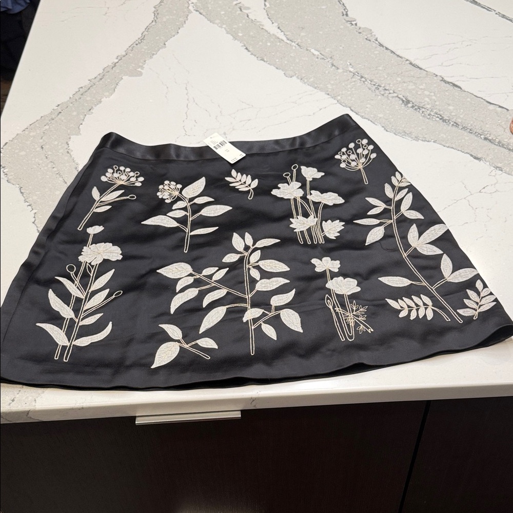 Payal Pratap Anthropologie Chic Black Floral Satin Embroidered Mini Skirt NWT